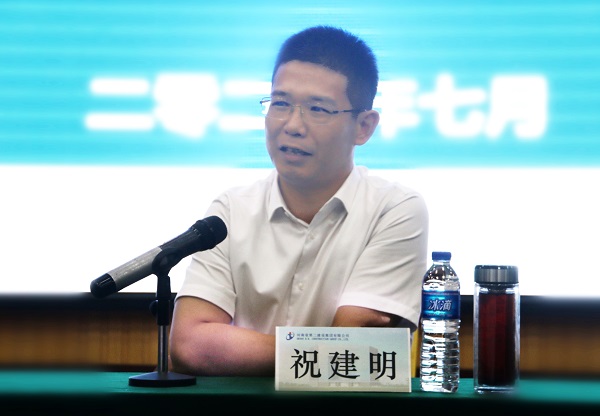 米兰milan(中国)总经理祝建明针对新员工未来发展提出要求.jpg 米兰milan(中国)总经理祝建明针对新员工未来发展提出要求.jpg