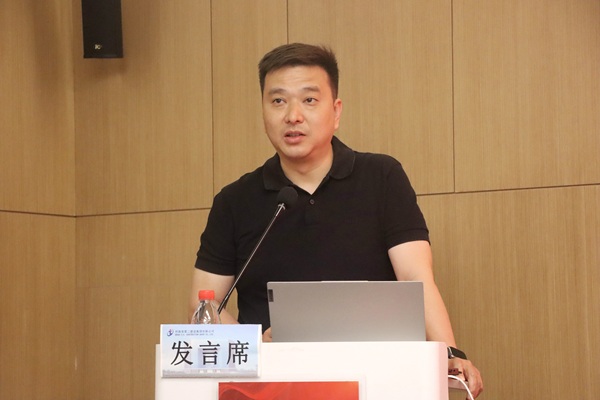 米兰体育科协秘书长、培训学校校长刘攀总结发言.jpg